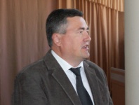 К нам приехал, к нам приехал...